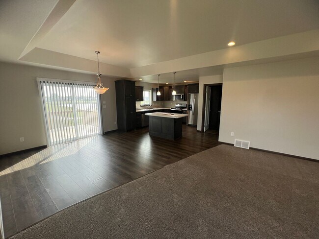 Photo - 3220 31st St S