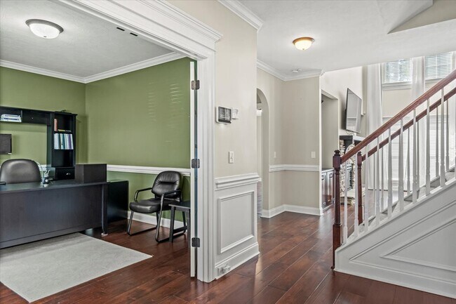 Photo - 839 Leyland Ln