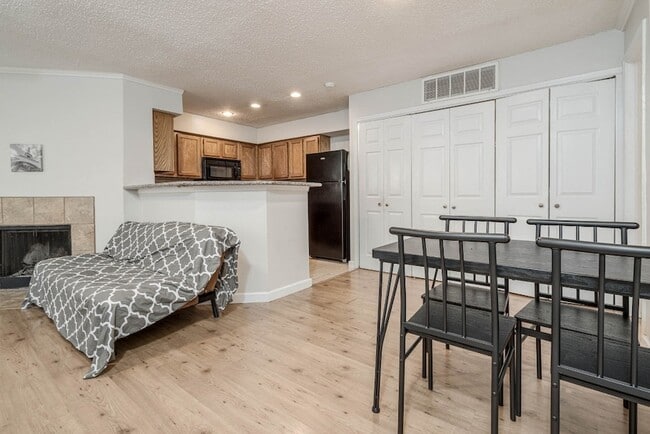 Photo - 2300 Old Spanish Trl Unidad 1098