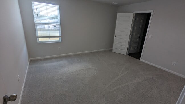 Photo - 107 Bottlebrush Dr