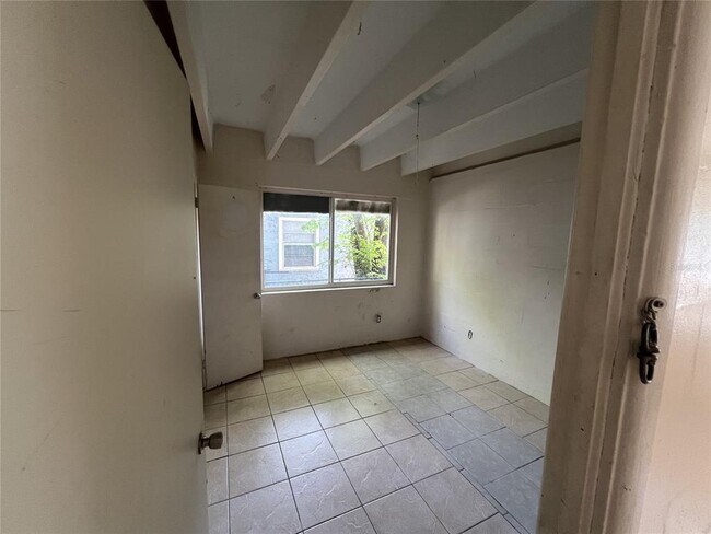 543 Division St Unit 1