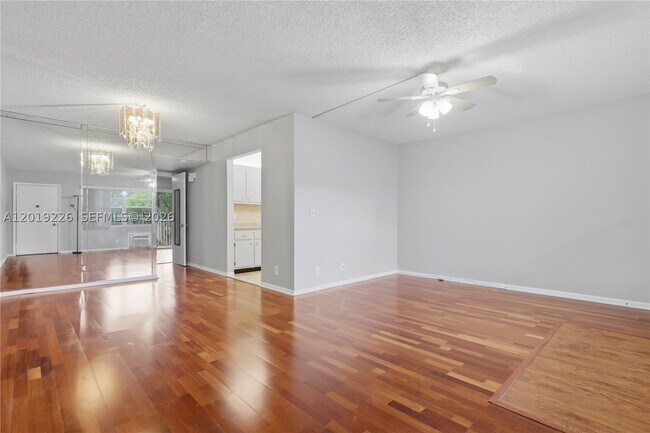 Building Photo - 151 SW 134th Way Unit 206N