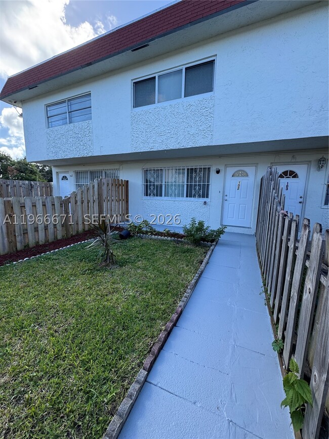 1481 NE 150th St