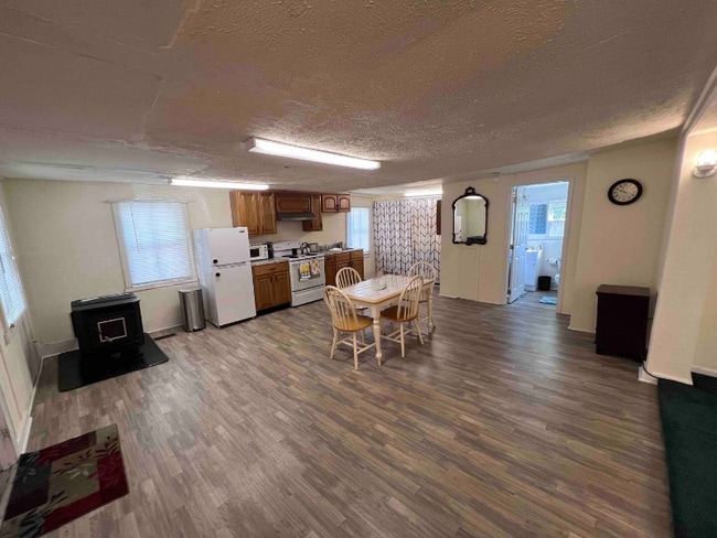 Photo - 4867 River Rd Unit A