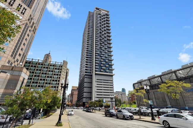 Building Photo - 235 W Van Buren St Unit 3117 Rental