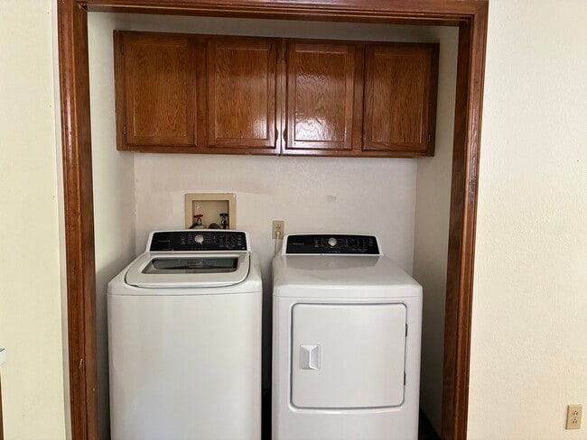 Photo - 302 S Avenue I