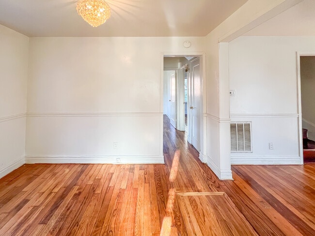 Photo - 2101 Gordon St