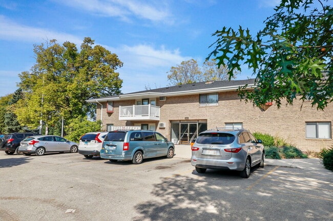 Photo - 4934 Whitcomb Dr