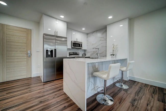 Photo - 4900 Spruce St Unidad B202