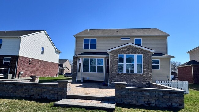 Photo - 912 Petersburg Dr