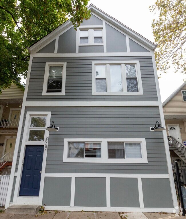 Building Photo - 2957 N Avers Ave Unit 1F Rental