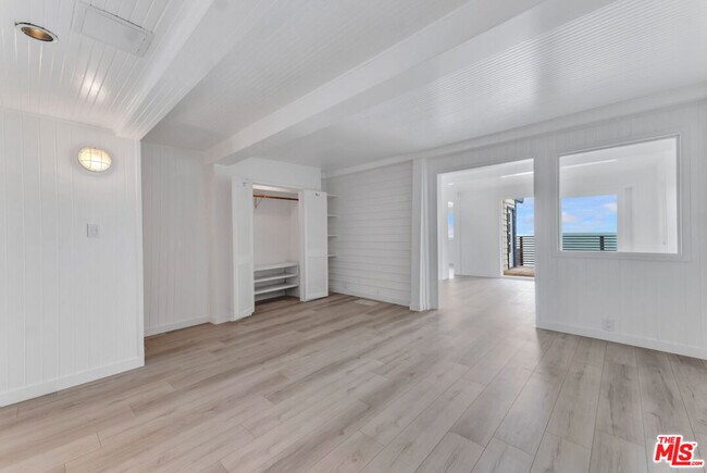 Photo - 21056 Pacific Coast Hwy Unit B