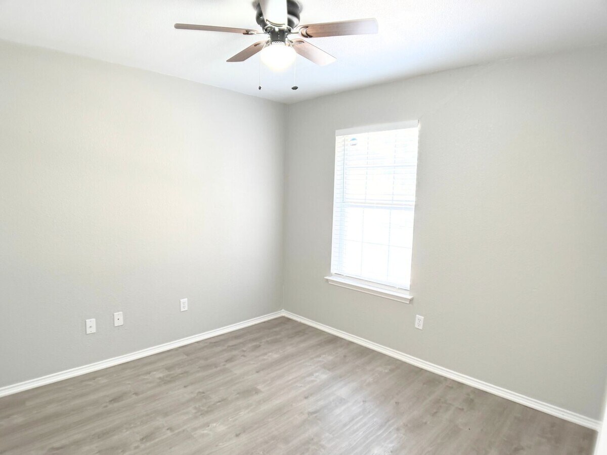 Photo - Fully Renovated 3-Bedroom in North Fort Wo...