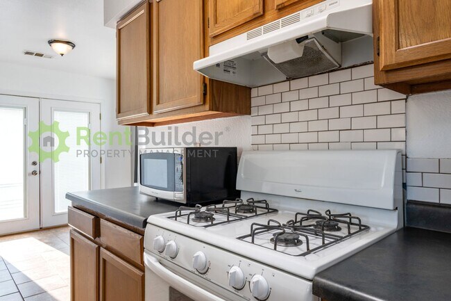 Photo - 1864 Blackberry Rd NE