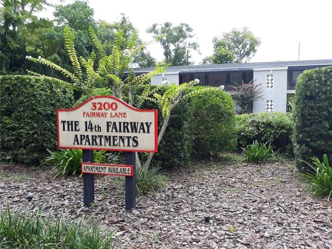 Photo - 3200 Fairway Ln Unit 4