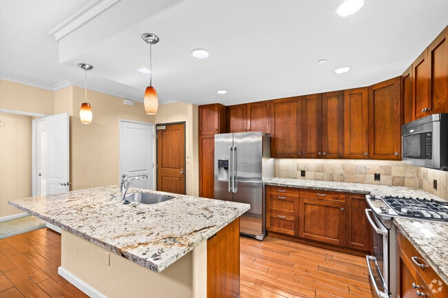 2BR, 2BA - 1351SF - Kitchen