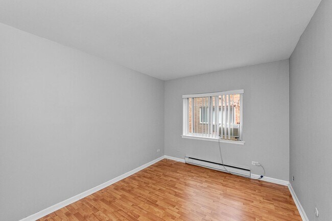 Photo - 3825 N Pine Grove Ave Unit 321