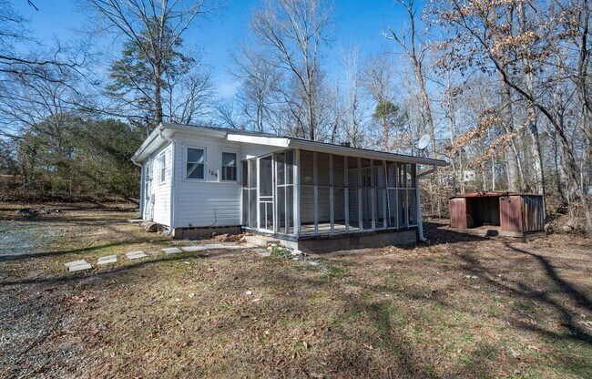109 Old Farrington Road- Quiet Country Liv... - 109 Old Farrington Road- Quiet Country Liv... House