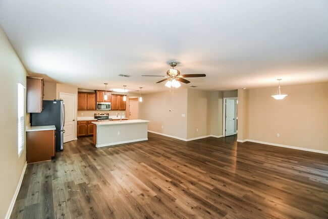 Photo - 1981 April Oaks Dr