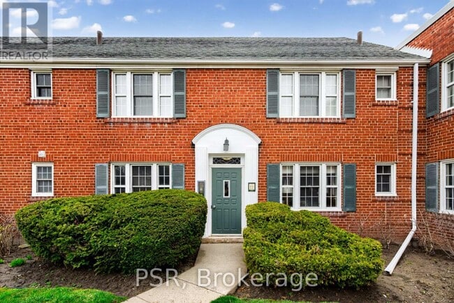 Photo - 1365 Bayview Ave