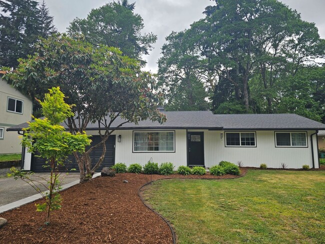 Building Photo - Beautifully Renovated 3 Bed/1 Bath Rambler in Lacey Available 6/01/26! Close to JBLM!!!