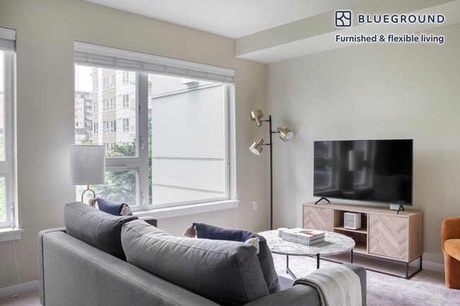 Building Photo - 2720 152nd Ave NE Rental