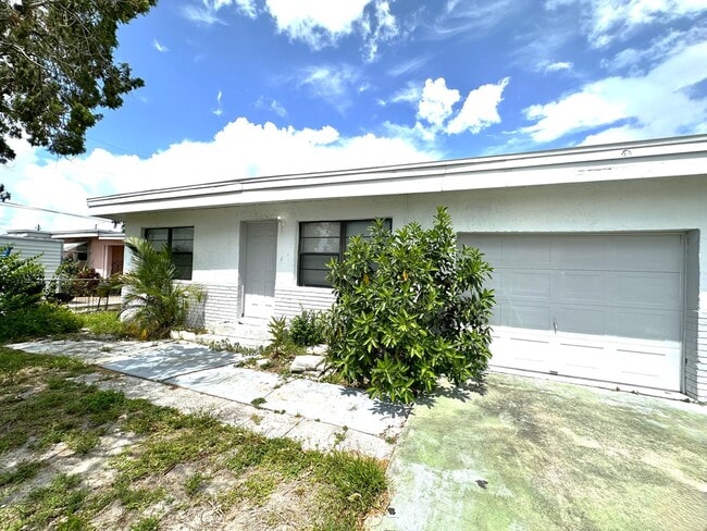 Photo - 2117 Mitchell Ct Unit 2117 Mitchell Ct Front