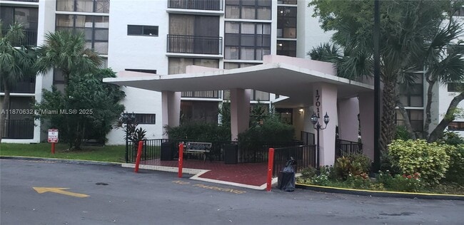 Building Photo - 17011 N Bay Rd Unit 306 Rental
