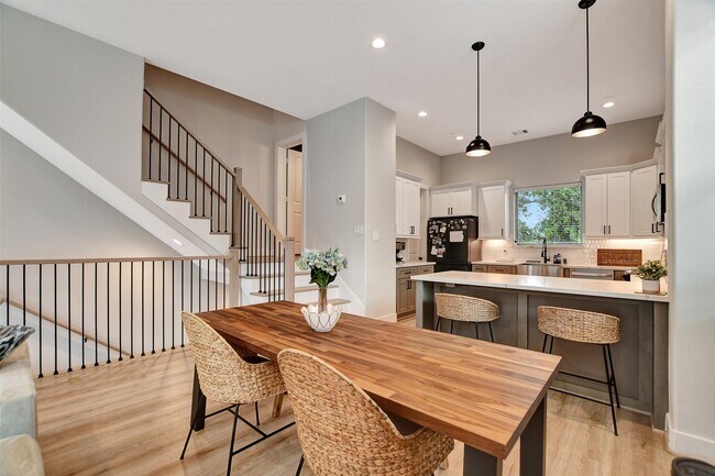 Photo - 3704 Creekmont Grn Ln