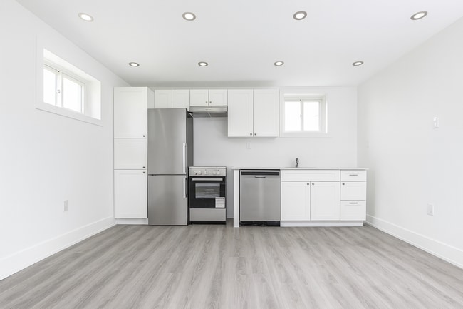 Photo - 276-276 Lincoln St Unit Rear