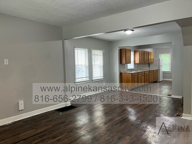 Photo - Spacious Upstairs Loft with Bathroom!