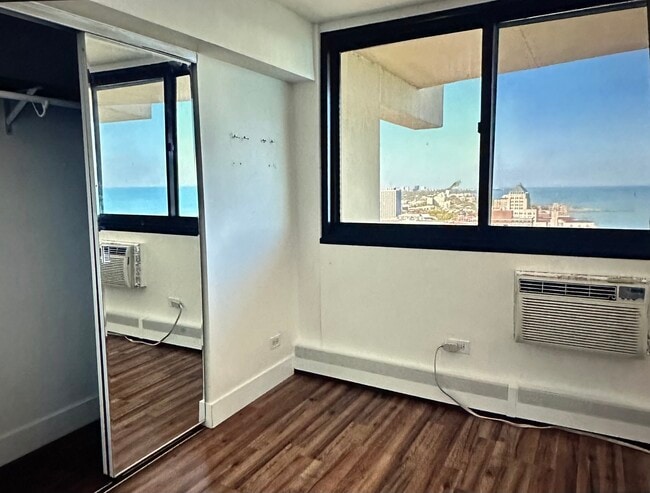 Photo - 6166 N Sheridan Rd