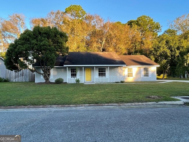 Building Photo - 204 Old Pond Dr W