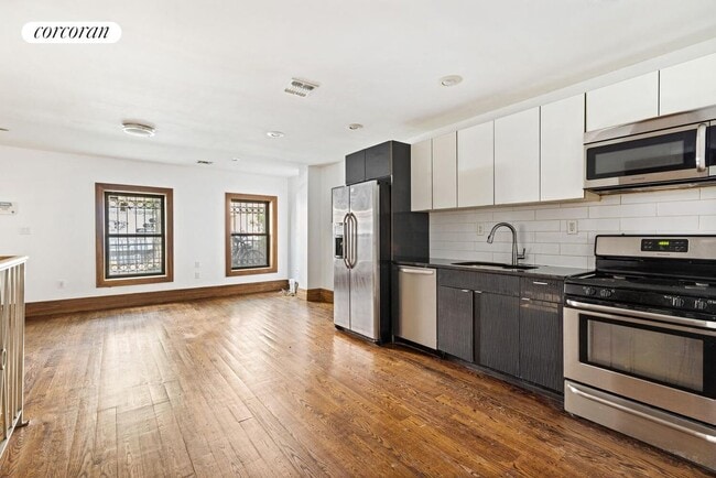 Photo - 620 Monroe St