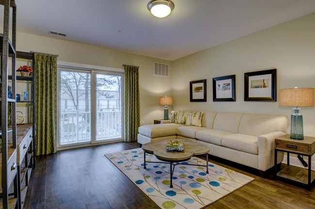 Living Room - Fairway 28