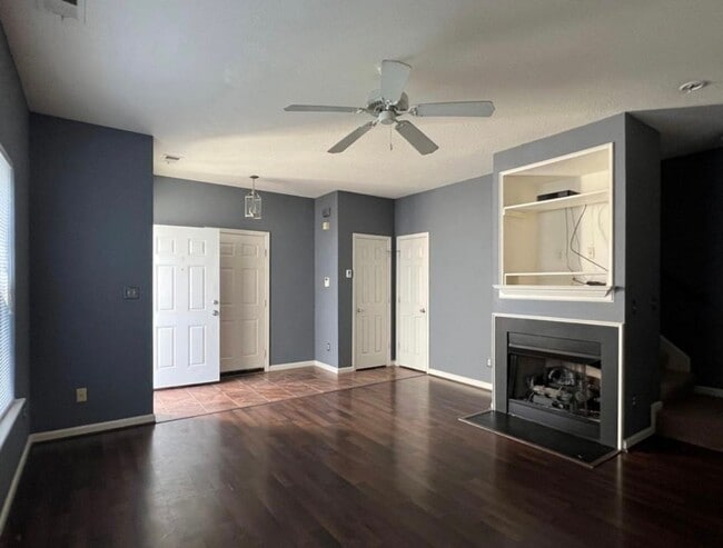 Photo - End Unit Townhouse Near Town Center VB