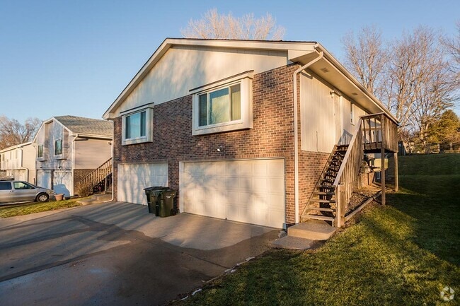 Building Photo - 5420 S 32nd St Rental