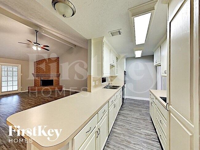 Photo - 7123 Foxmar Ln