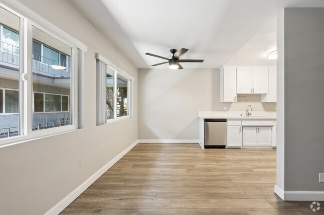 1BR, 1BA - 690SF - Dining Room