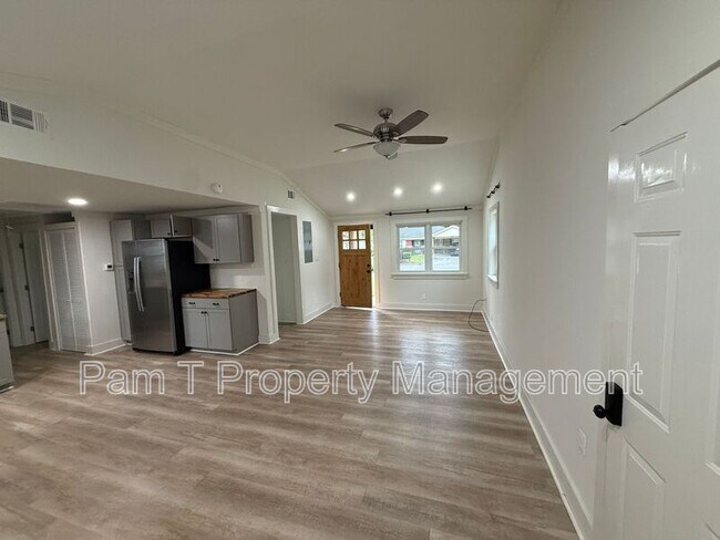 Photo - 1930 Upson St
