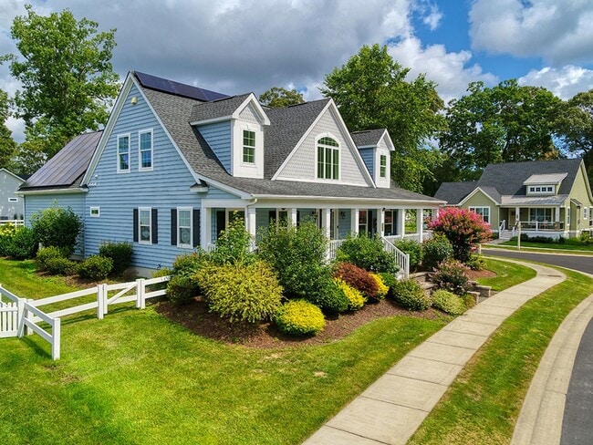 Photo - Spacious 3BR / 3.5BA Single family home • 2,500 Sq Ft • Baywood