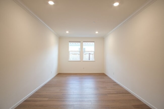 Photo - Stunning 4-bedroom 2.5 bathroom