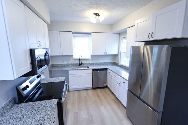 Photo - 686 East Ave