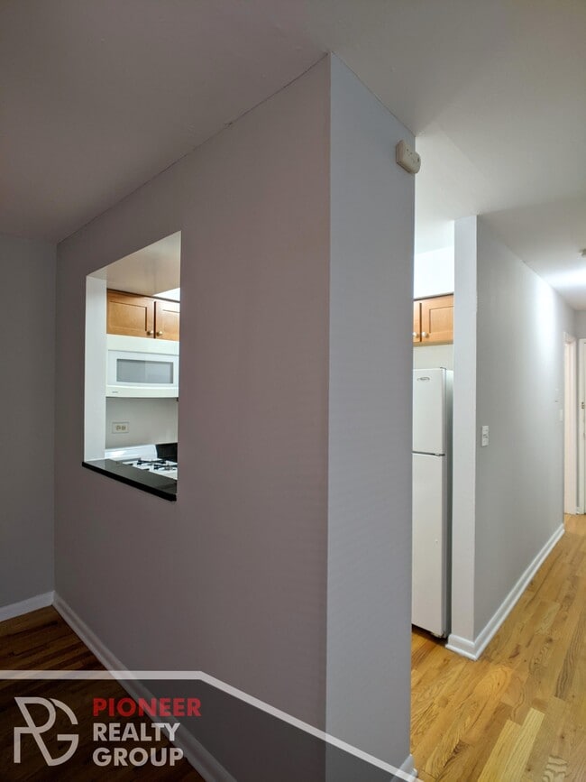 Photo - 524 W Oakdale Ave