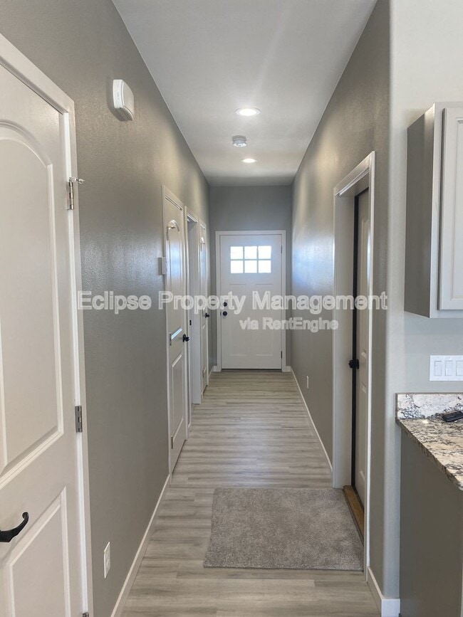 Photo - 515 Crestone Ave