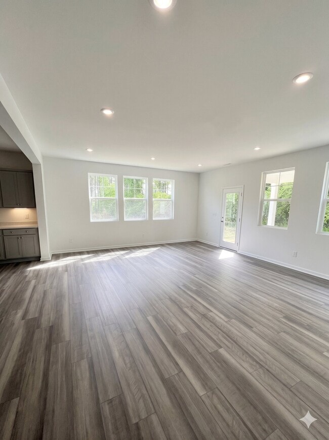 Photo - 296 Thompson Overlook Wy