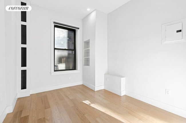 Photo - 202 W 96th St