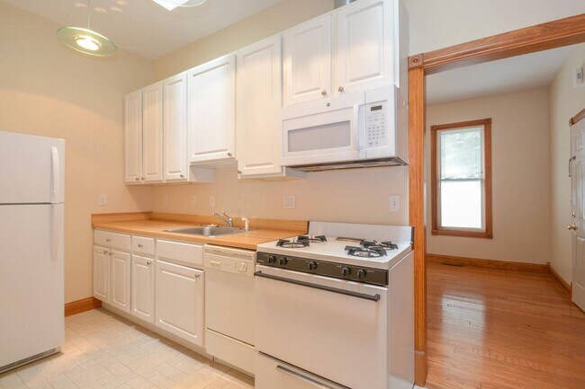 Photo - 536 N Lincoln St Unidad #2