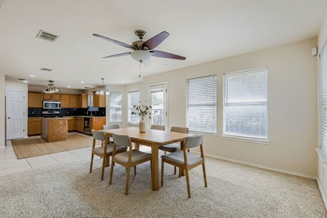 Photo - 1503 Lobo Mountain Dr