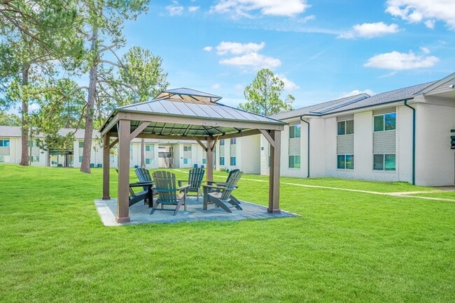 Uncover the charm of Crossings @ 501 Apartments, where outdoor relaxation meets modern living. Enjoy the spacious lawn, perfect for gatherings. Don’t miss out on this ideal locale—schedule your tour today!